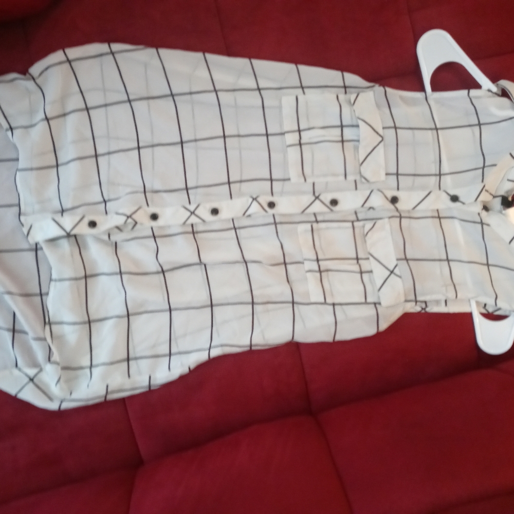 Divided blouse